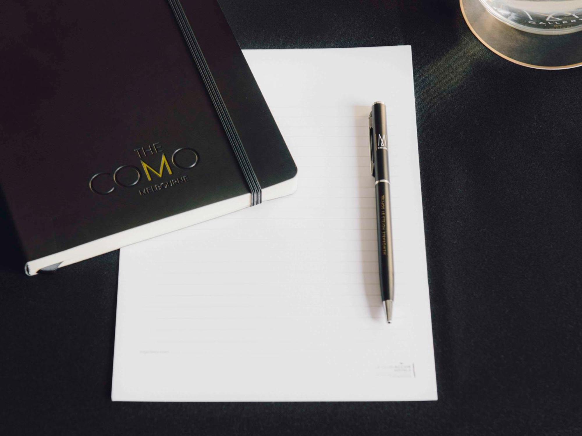 The Como Ville de Melbourne Extérieur photo A blank sheet of paper